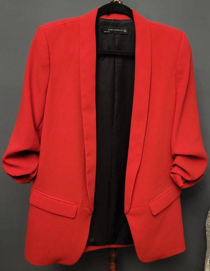 Veste Blazer rouge Zara etat neuf sans etiquette taille M - photo numéro 3