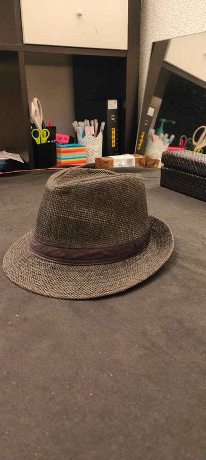 Trés beau Chapeau gris foncé 3e - photo numéro 5