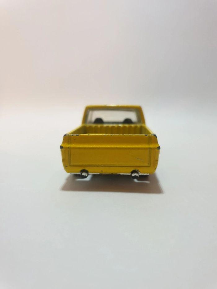 Hot Wheels 83 Chevrolet Chevy Silverado Jaune - 2014 - photo numéro 7