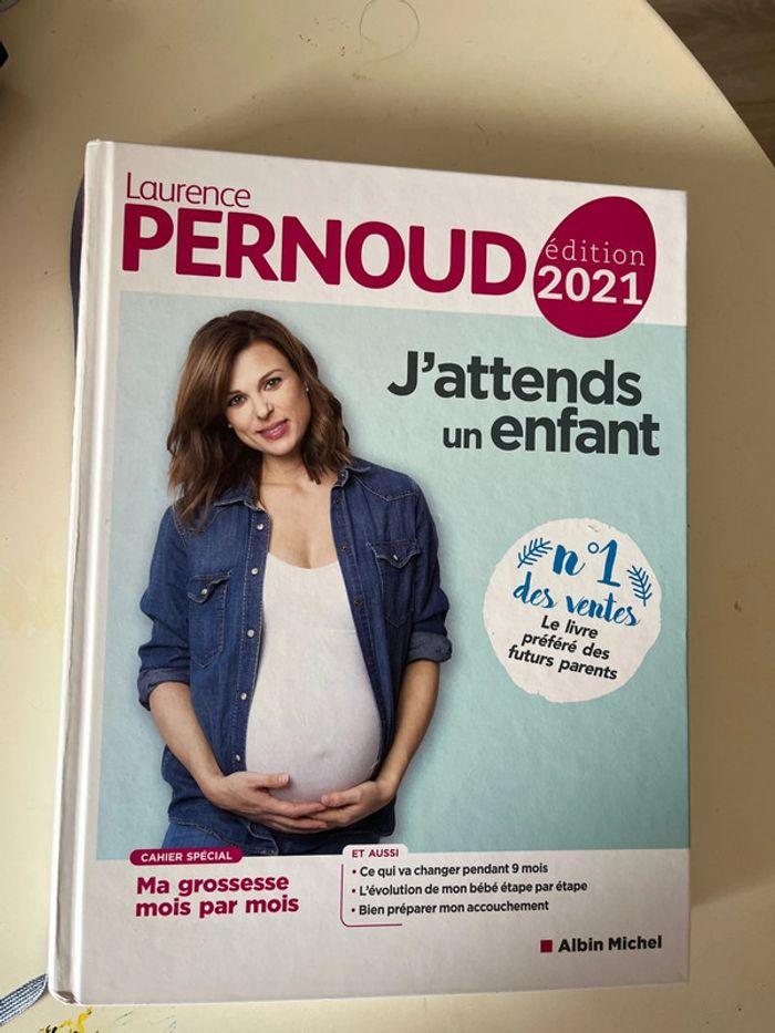 Livre J’attends un enfant - photo numéro 1