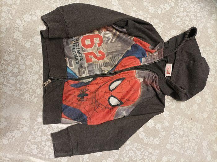 Gilet sweet Spiderman 6 ans - photo numéro 1