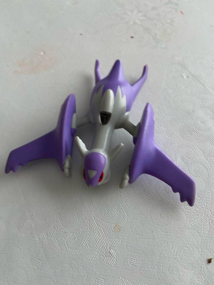 Figurine Pokémon mega latio