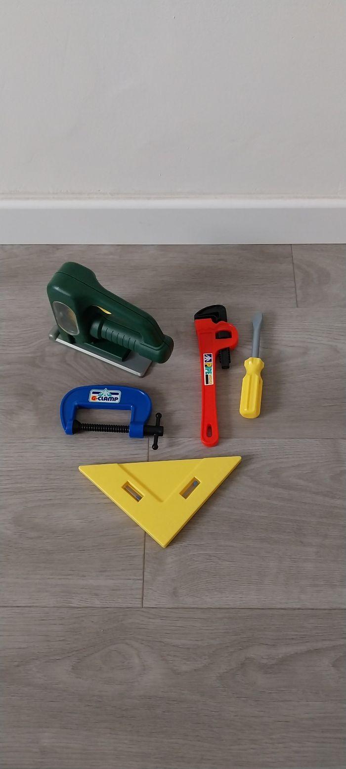 Lot outils de bricolage 3 ans