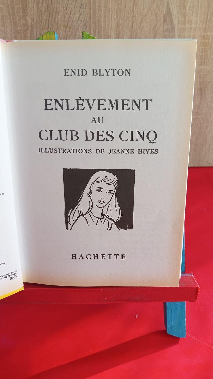 Le club des cinq, Enlèvement au Club des Cinq, 2011, bibliothèque rose - photo numéro 4