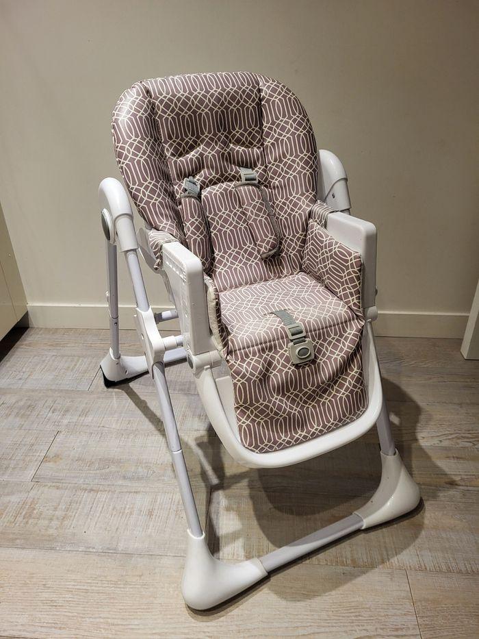 Chaise haute bébé - photo numéro 1