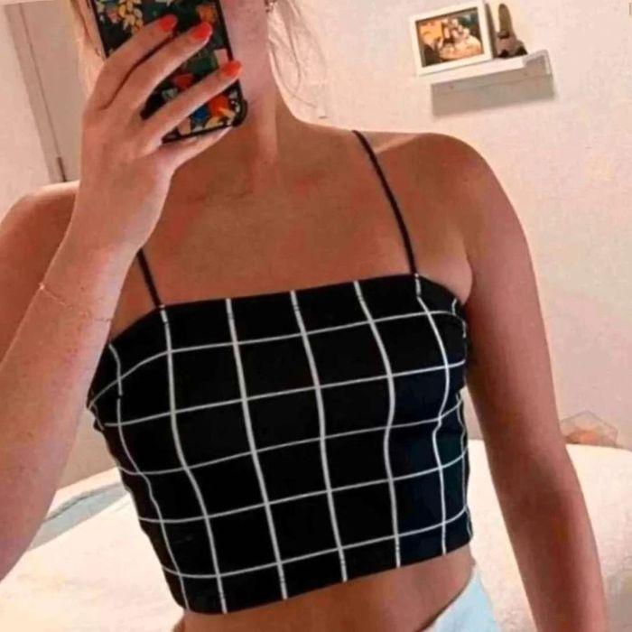 Crop  top  noir  et blanc

Taille  xs
Shein - photo numéro 1