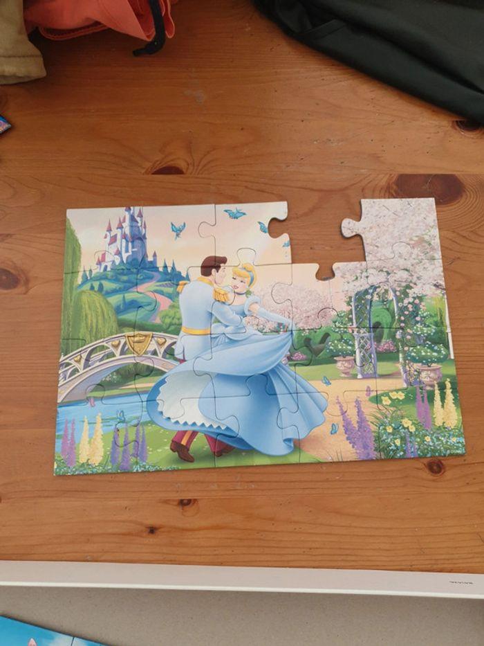 Lot puzzle princesse - photo numéro 6