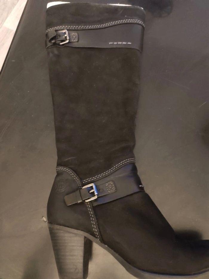 Bottes noir T 37 - photo numéro 1