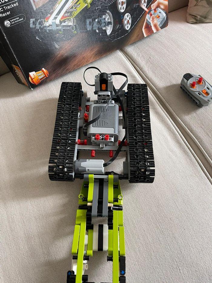 LEGO® Technic Le Bolide sur Chenille télécommandé - photo numéro 7