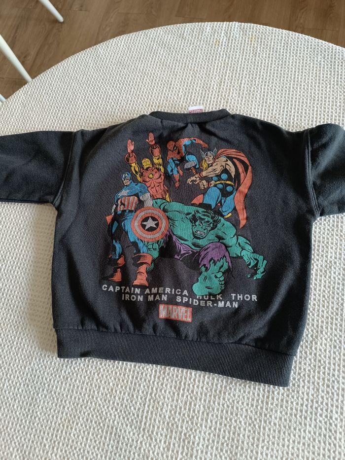 Sweat Zara Marvel 2/3 ans ou 98  cm en parfait état - photo numéro 3