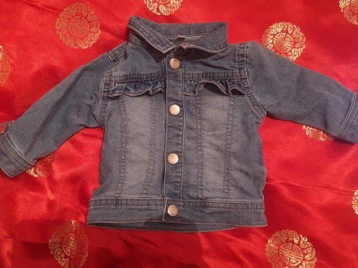 Veste en jean taille 56 (1 /2 mois)