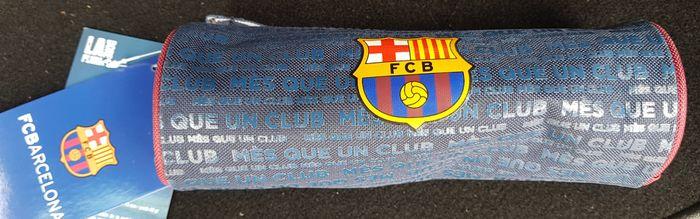 Trousse scolaire du club de foot du FC Barcelone. Neuve - photo numéro 1