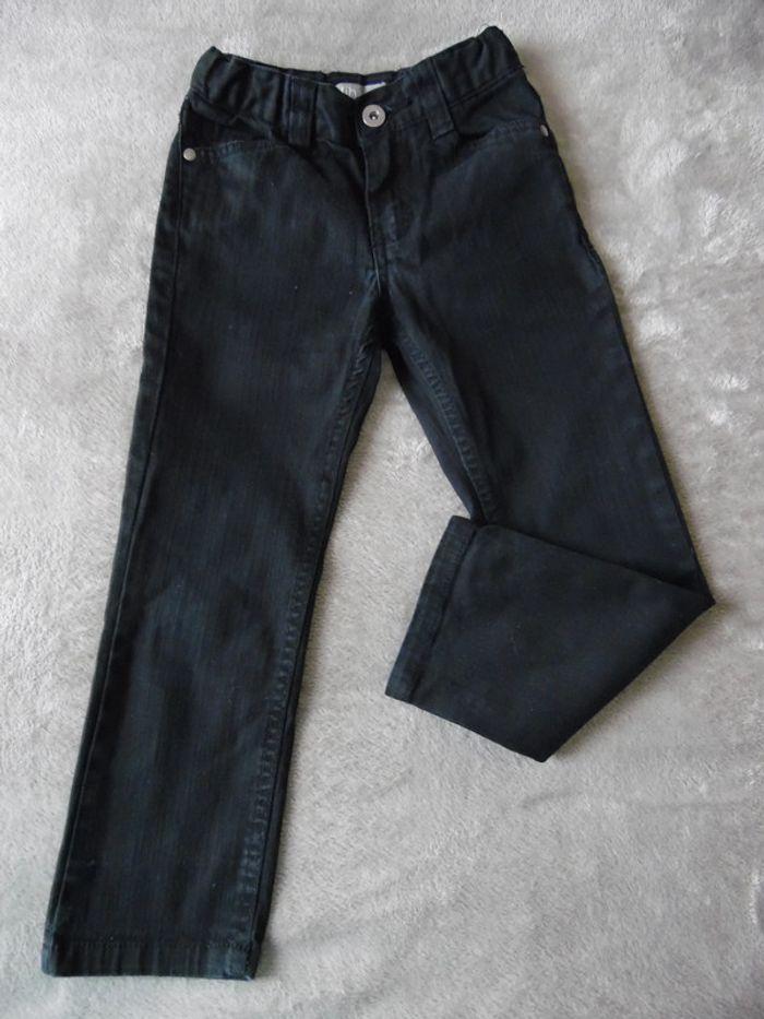 Jeans noir, taille 5 ans. - photo numéro 1