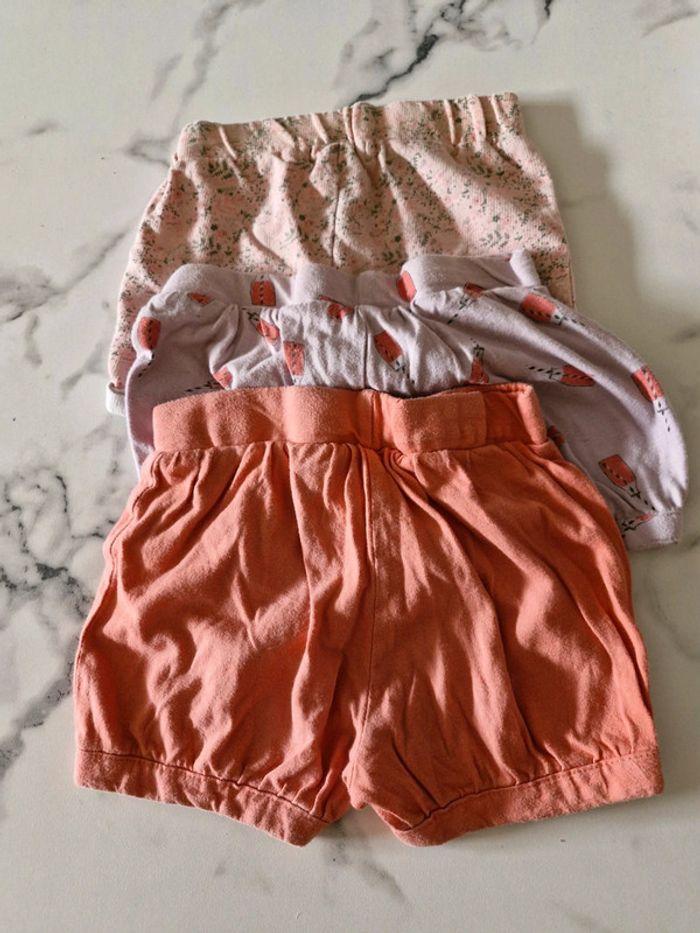 Lot X3 shorts pour fille taille 18 mois - photo numéro 2