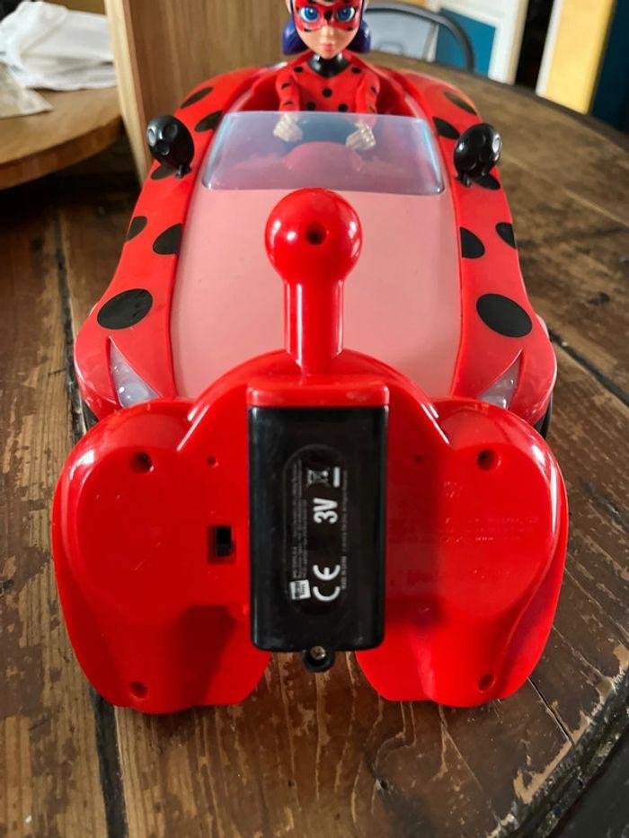 Voiture télécommandée Lady bug - photo numéro 6