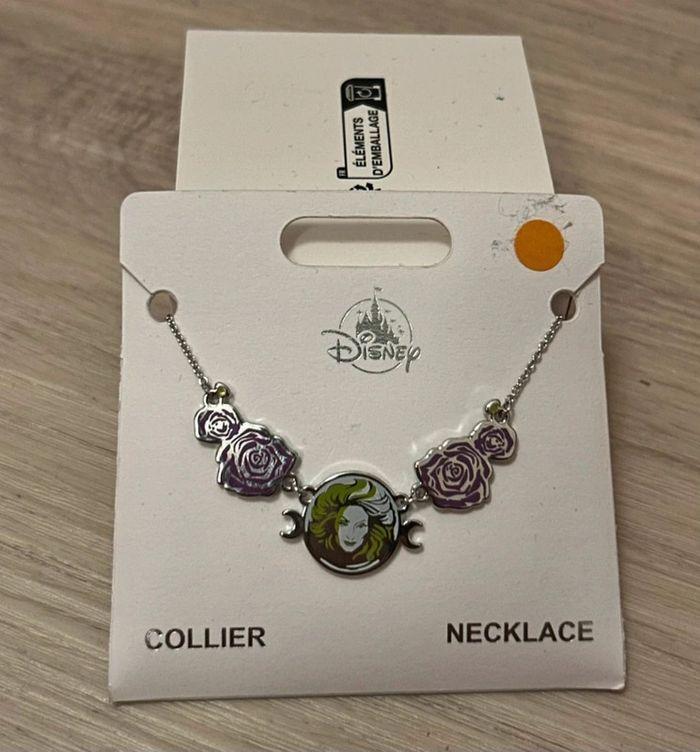 Collier Madame Leota