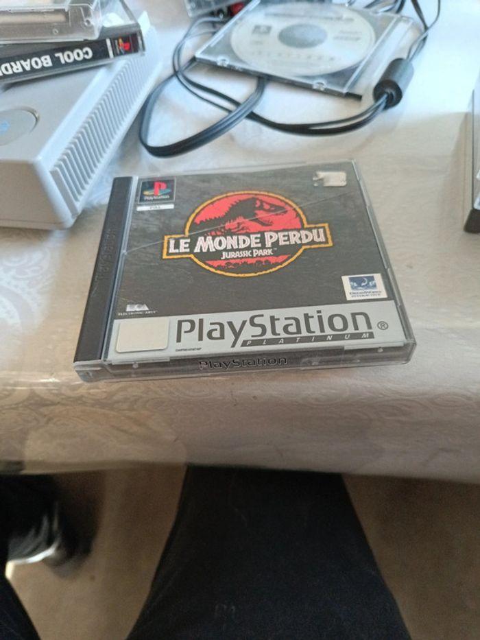 Le monde perdu ps1 - photo numéro 1