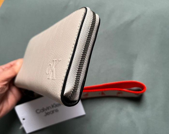 Portefeuille ultralight wristlet Calvin Klein - photo numéro 11