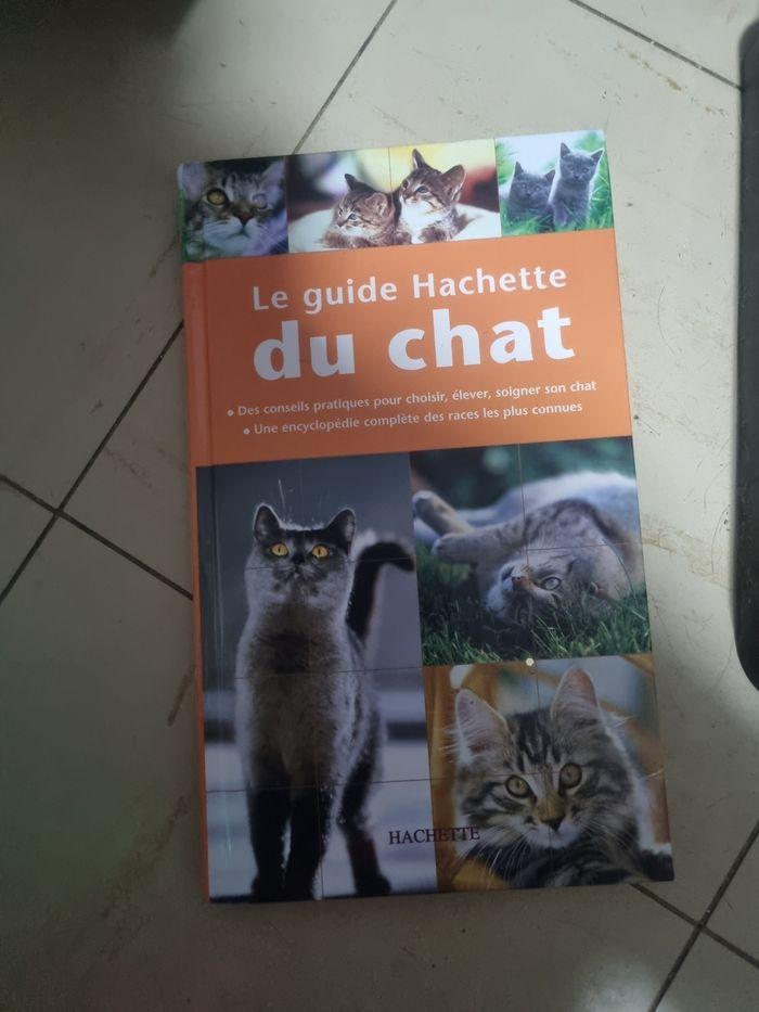 Livre le guide hachette  du chat