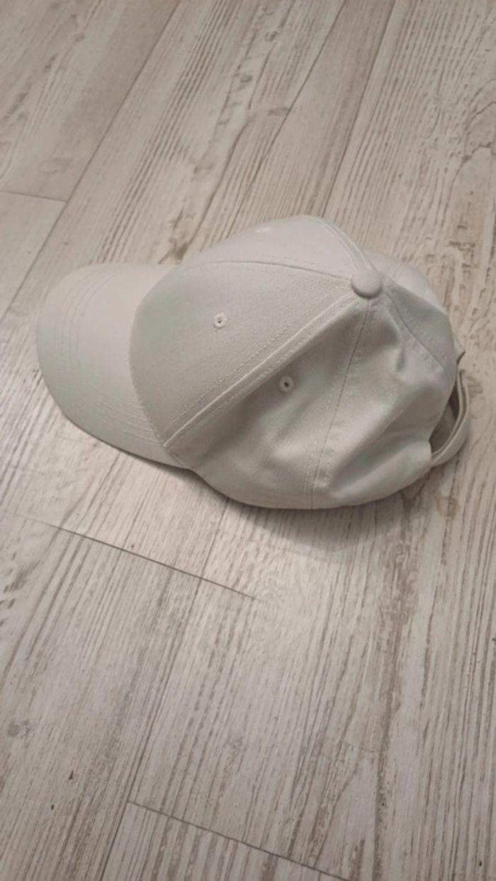 Casquette beige - photo numéro 3