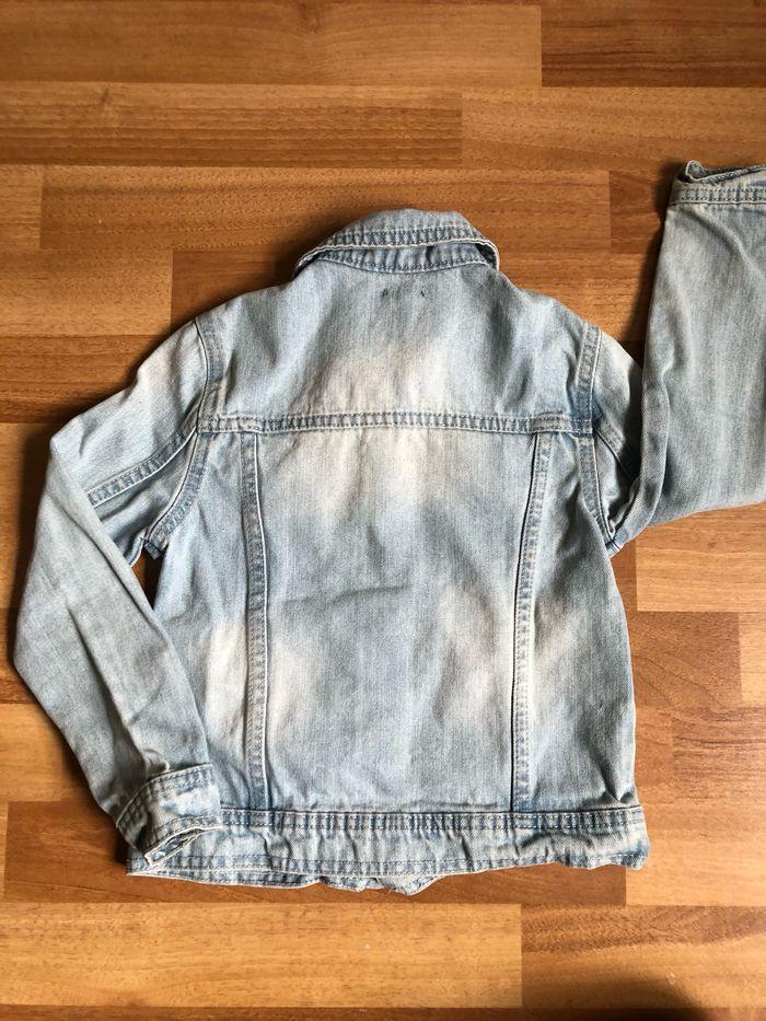 Veste en jeans Kiabi garçon 6 ans TBE - photo numéro 3