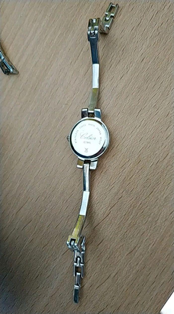 Petite montre quartz bracelet ronde - photo numéro 3