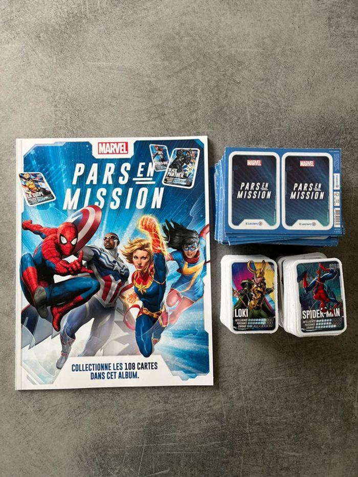 Album neuf et lot de cartes Marvel