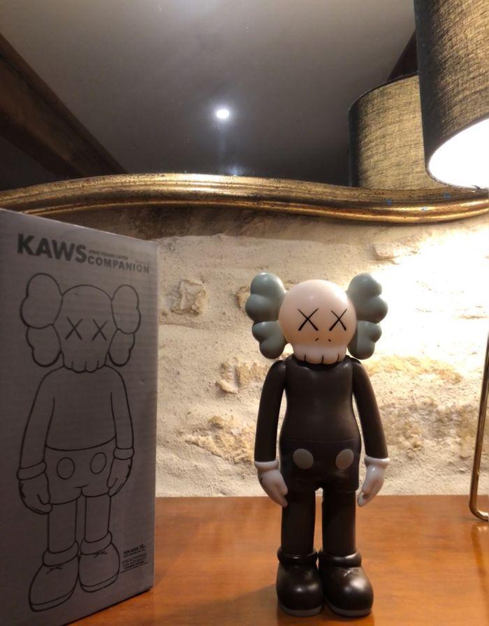 figurine KAWS café (by Medicom Toys) - photo numéro 2