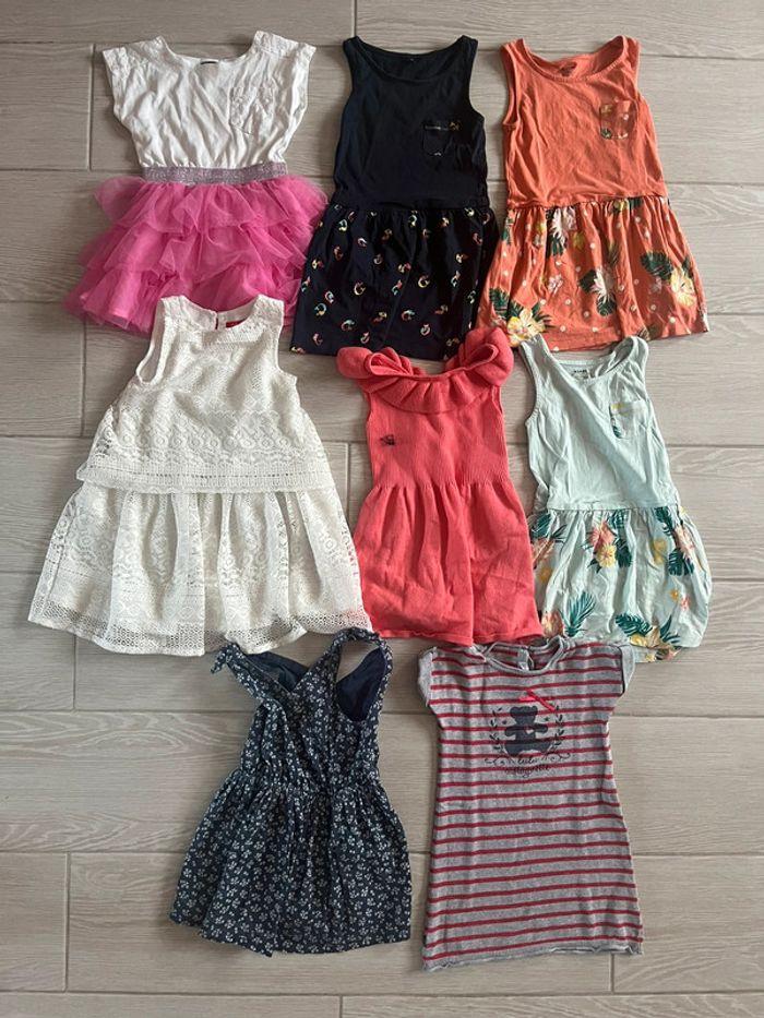 Lot 8 robes 👗 taille 3 ans fille