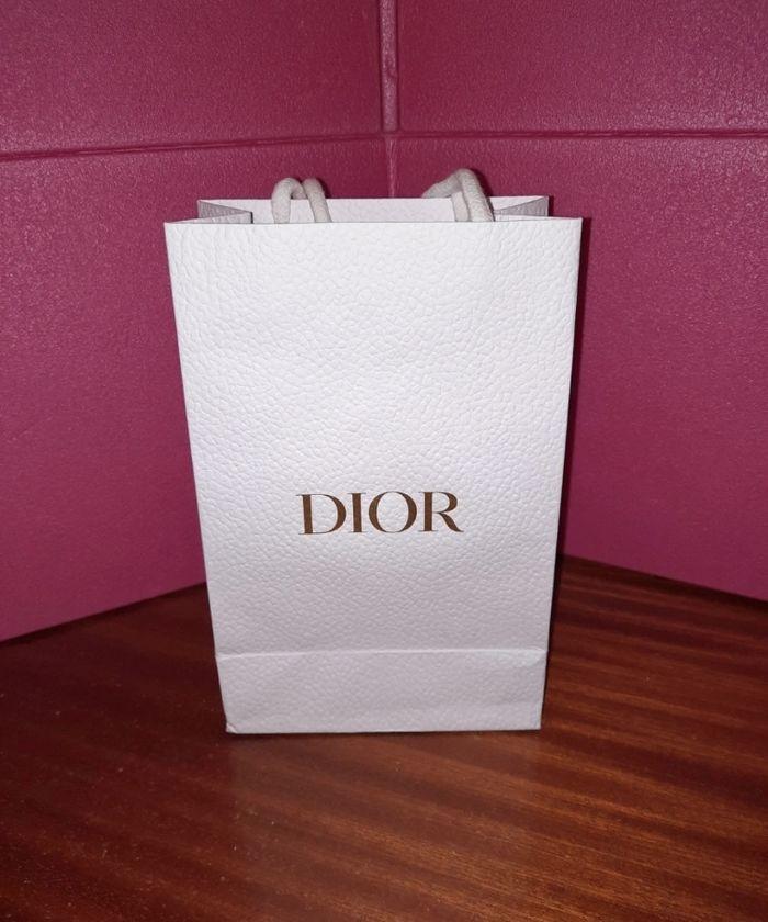 Sac Dior pour offrir cadeau - photo numéro 3