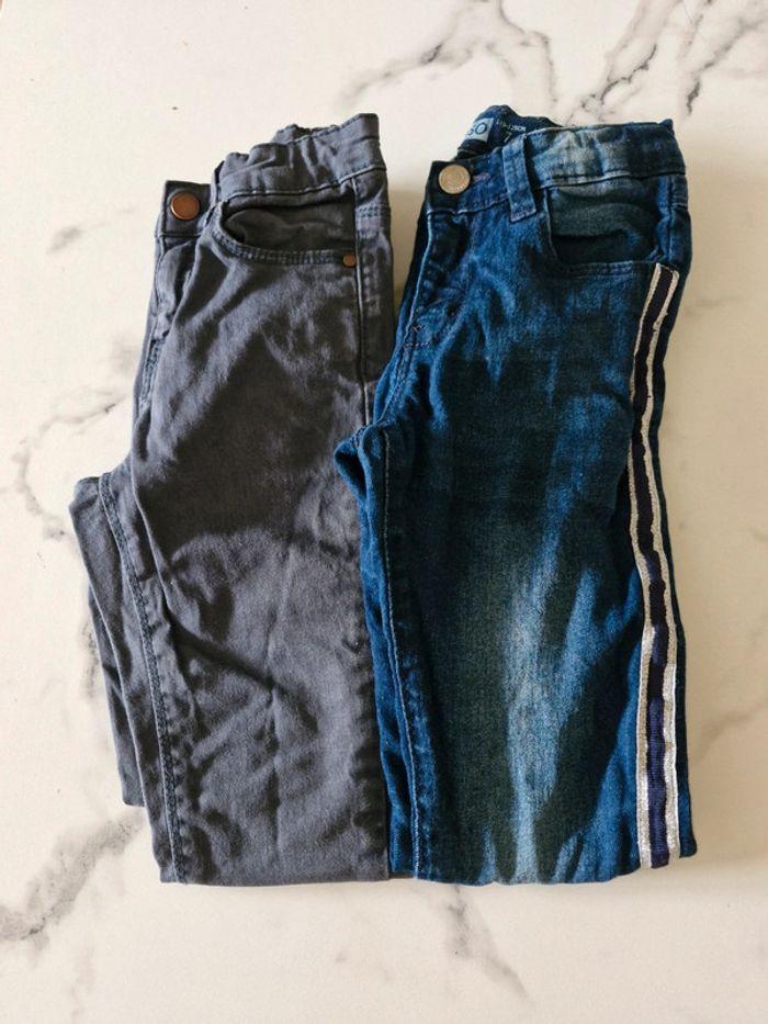 Lot X 2 jeans pour fille taille 7 ans - photo numéro 1