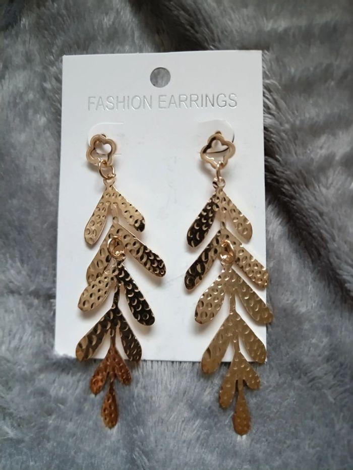 Boucles d'oreilles neuves - photo numéro 2