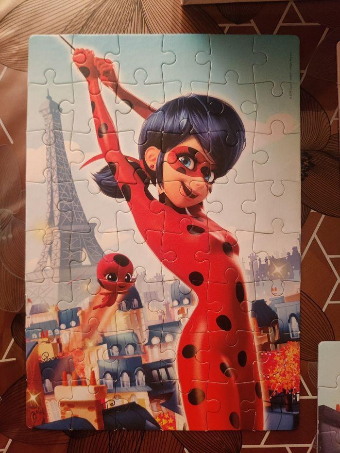 Lot 3 puzzles miraculous - photo numéro 5