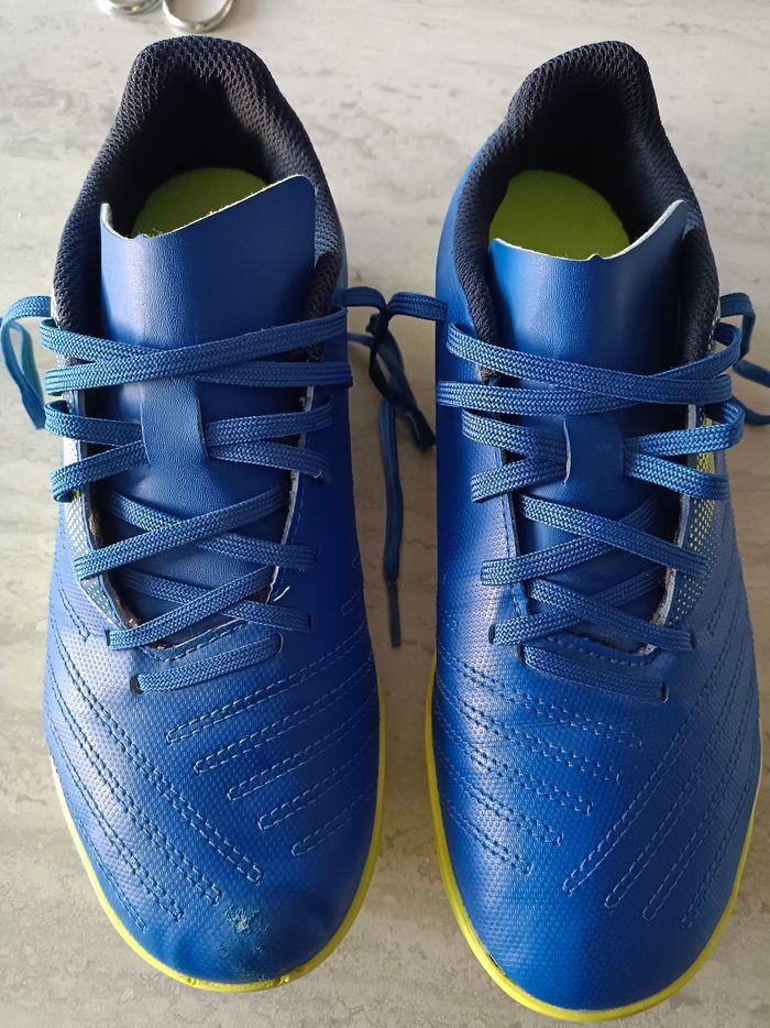 Chaussures crampons de football pointure 36 marque Decathlon kipsta - photo numéro 2