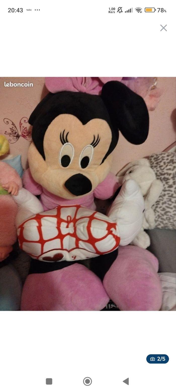 Grosse peluche Minnie - photo numéro 1