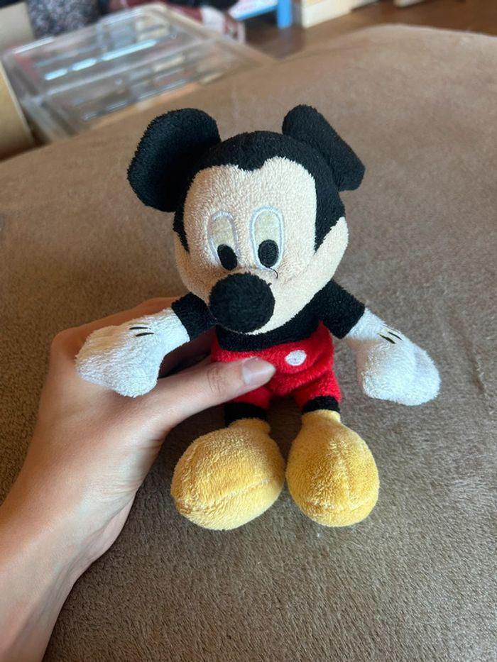 Petite peluche Mickey - photo numéro 1