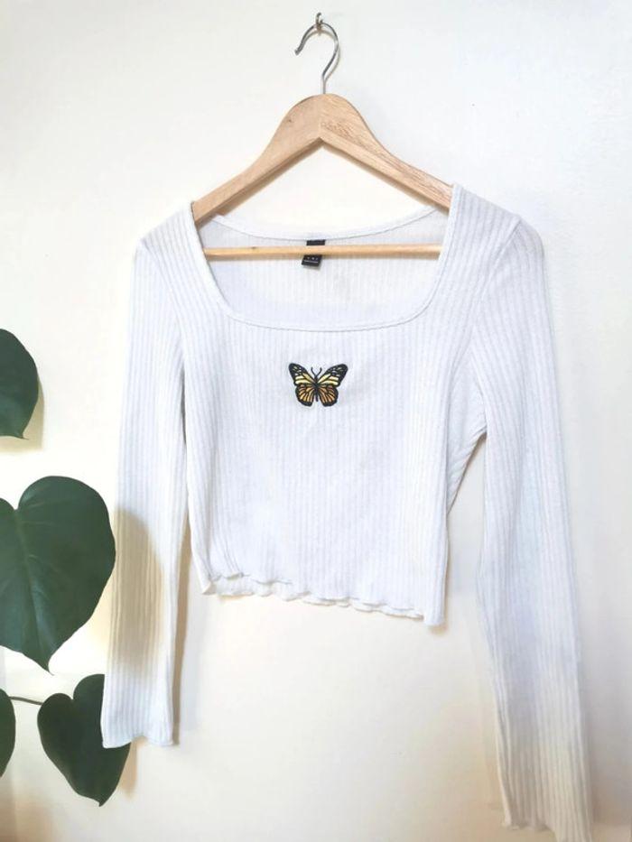 Pull blanc tricot col rond Shein broderie papillon 🦋 M 38 - photo numéro 2