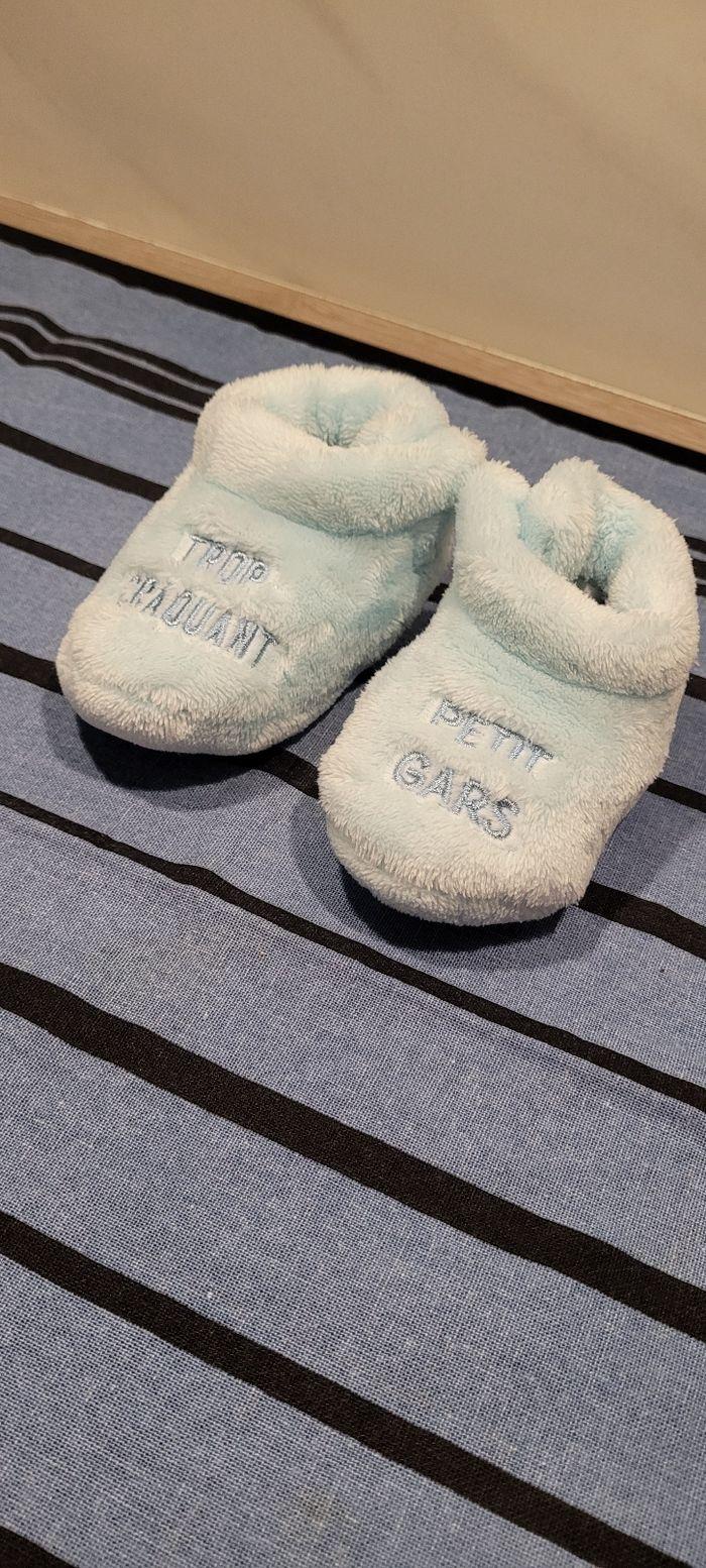 Chaussons bébé "Petit garçon Trop craquant" - photo numéro 2