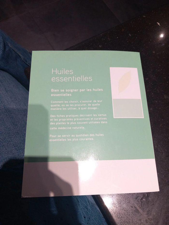 Livre sur les huiles essentielles - photo numéro 2