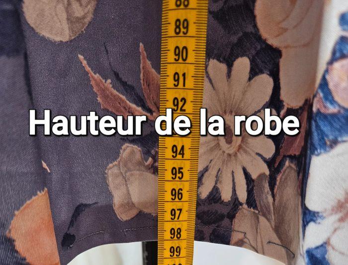 Magnifique robe discrète et fleurie - photo numéro 5