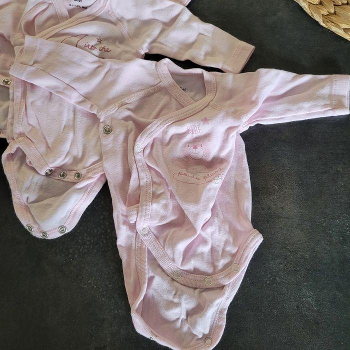 Vend lot de body et pyjama naissance fille - photo numéro 5