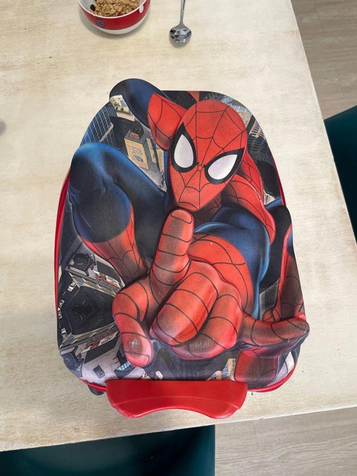 Valise a roulettes enfant spiderman - photo numéro 1