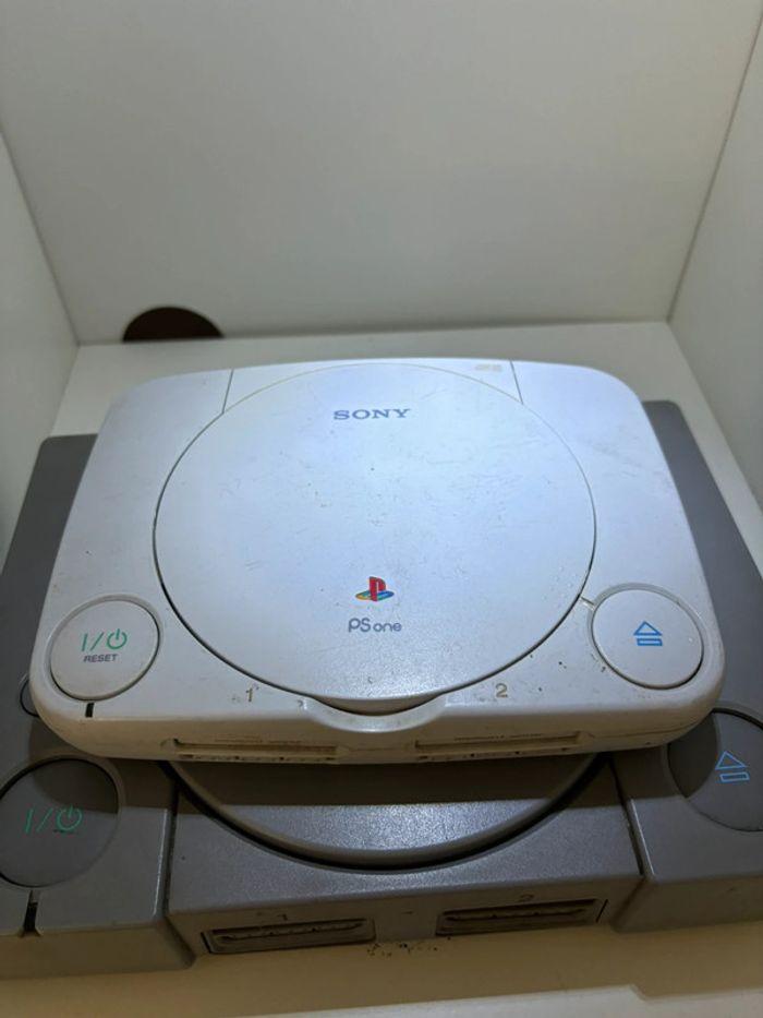 Lot consoles hs PlayStation 1 et Ps one loose - photo numéro 4