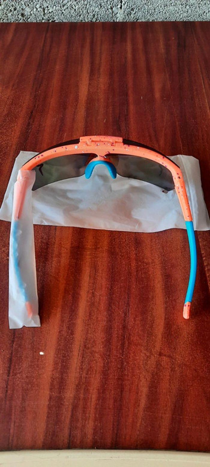 lunettes adultes 
Pit Viper
orange/bleu
neuf
nouveau modèle - photo numéro 9