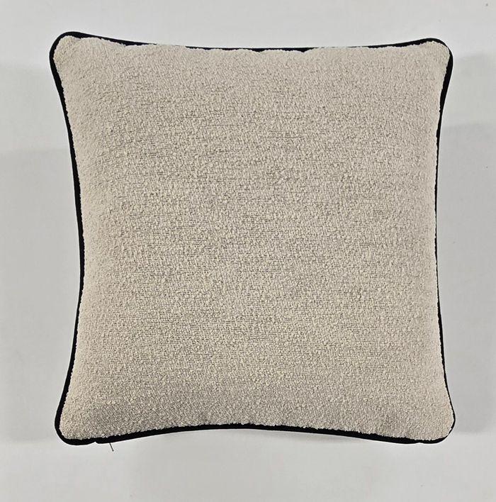 Lot de 2 housses de coussins type bouclette beige passepoil noir coussin, canapé, fauteuil, lit, décoration - photo numéro 1