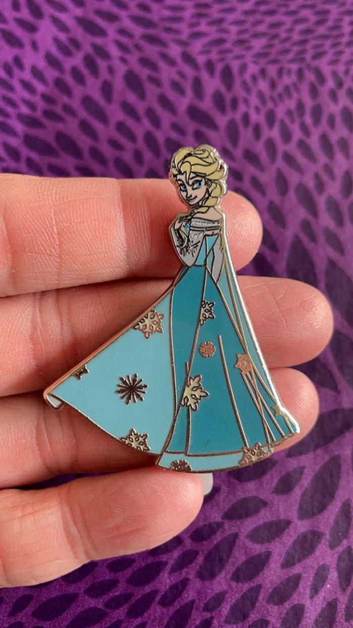 Pin’s Disney Elsa