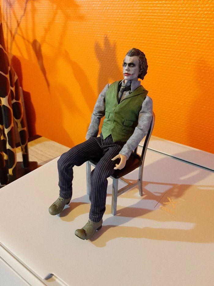 The joker deluxe dark night DC comics - photo numéro 7