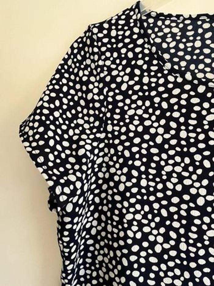 Blouse fluide manches courtes bleu marine à motifs blancs taille S Vero Moda - photo numéro 5