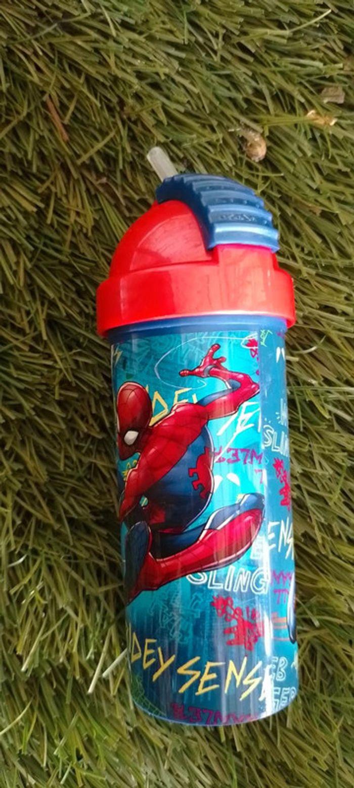 Gourde Spiderman - photo numéro 1