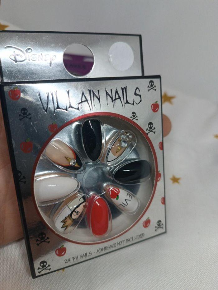 Nails art faux ongles Vilain méchant Disney sirène Ursula Ariel blanche neige snow white capsule - photo numéro 2